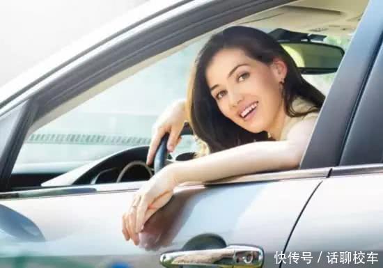 交警提醒：對著校車鳴喇叭打閃光燈，記6分罰200元！